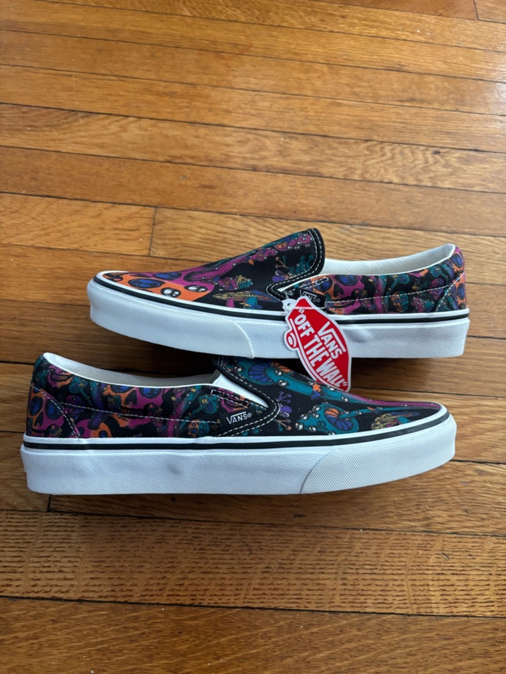 Vans classic Slip-On Sneakers trippy drip multi color skulls